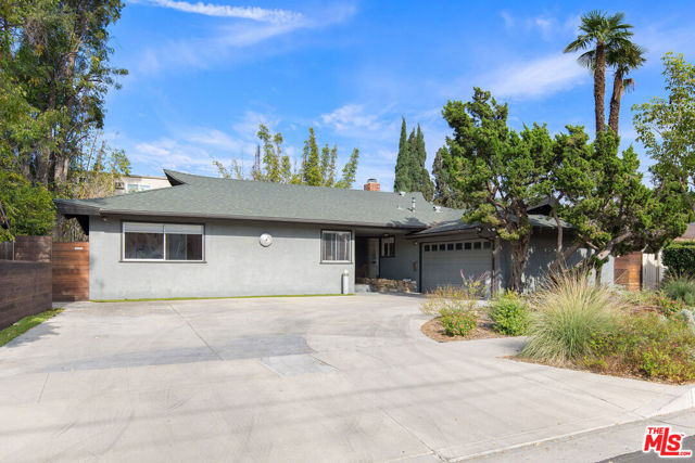 13825 Friar Street photo 2