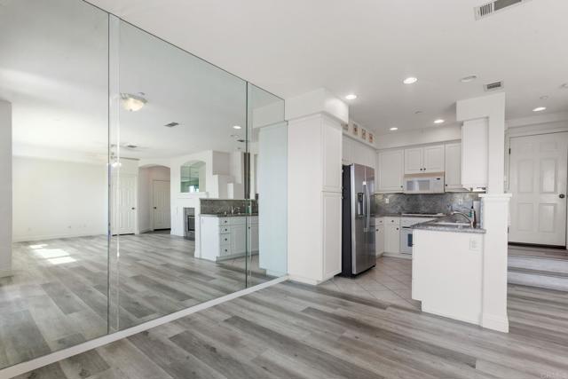 Detail Gallery Image 8 of 41 For 1622 Hope St, San Marcos,  CA 92078 - 2 Beds | 2/1 Baths