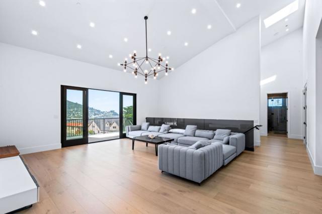 1016 Escalero Avenue, Pacifica CA: https://media.crmls.org/mediaz/f40a8958-91d0-4cc3-b49e-f16c96020880.jpg