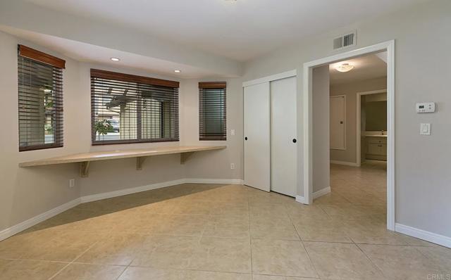 Detail Gallery Image 13 of 18 For 2895 Brentwood Ct, Carlsbad,  CA 92008 - 3 Beds | 3 Baths