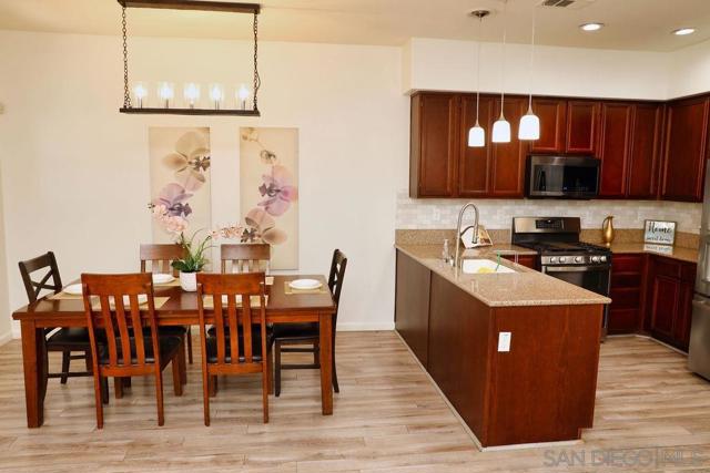 1367 Santa Diana, Chula Vista CA: https://media.crmls.org/mediaz/f40c5974-a3fb-4100-9afd-b65d3bbb2602.jpg