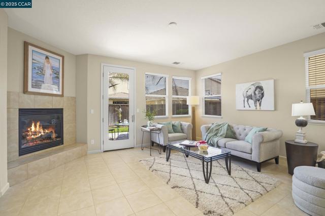 507 Livingston Court, Discovery Bay CA: https://media.crmls.org/mediaz/f40d355e-16c6-40b7-8868-0d262c6e4107.jpg