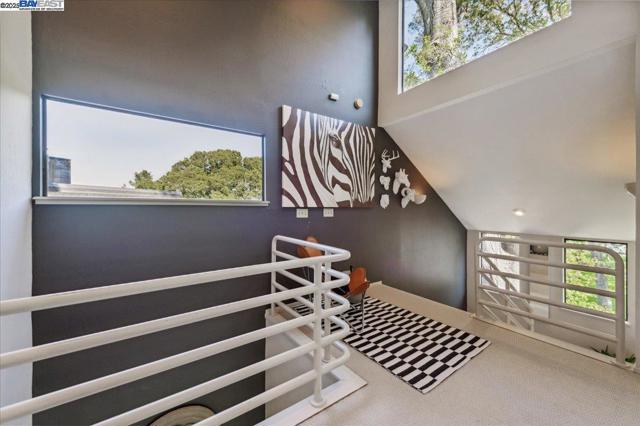 391 Oak Ln, Pleasanton CA: https://media.crmls.org/mediaz/f40d5861-e12c-4d79-9ff9-5fee27ff2862.jpg