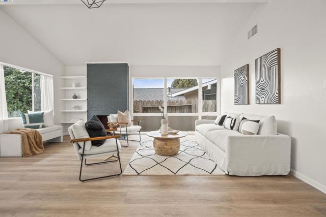 2541 Duke Ave, Richmond CA: https://media.crmls.org/mediaz/f40d95c5-2392-49c9-8dcd-576bea0ba45f.jpg