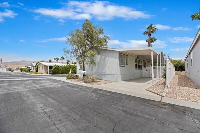 14777 Palm Drive, Spc 69, Desert Hot Springs CA: https://media.crmls.org/mediaz/f40ec57a-d91a-4289-b9a2-a082c1184623.jpg
