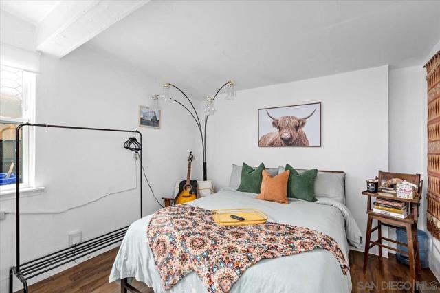 6212 Streamview Dr, San Diego CA: https://media.crmls.org/mediaz/f40f11ef-9572-4a86-82fd-92a6d4431e61.jpg