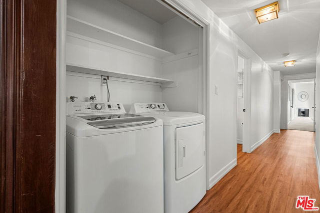 10654 Eastborne Avenue, Los Angeles CA: https://media.crmls.org/mediaz/f40f5929-400b-412c-86db-6e22e844e234.jpg