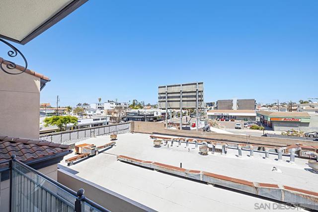 3957 30Th St, San Diego CA: https://media.crmls.org/mediaz/f40f709a-e999-481c-9d6a-26ad792bb54e.jpg