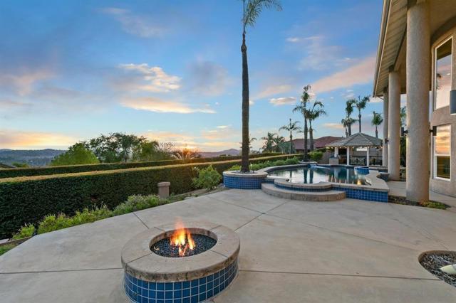 836 Camelot Pkwy, El Cajon CA: https://media.crmls.org/mediaz/f40f9a24-a7ea-426d-b4c6-a57c5bc51ee9.jpg