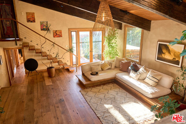 5 Bed Home for Sale in Topanga, California