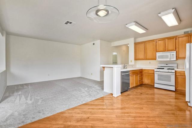 9633 West Canyon Terrace, San Diego CA: https://media.crmls.org/mediaz/f40fc5eb-c310-4914-b1de-f92952da6d85.jpg