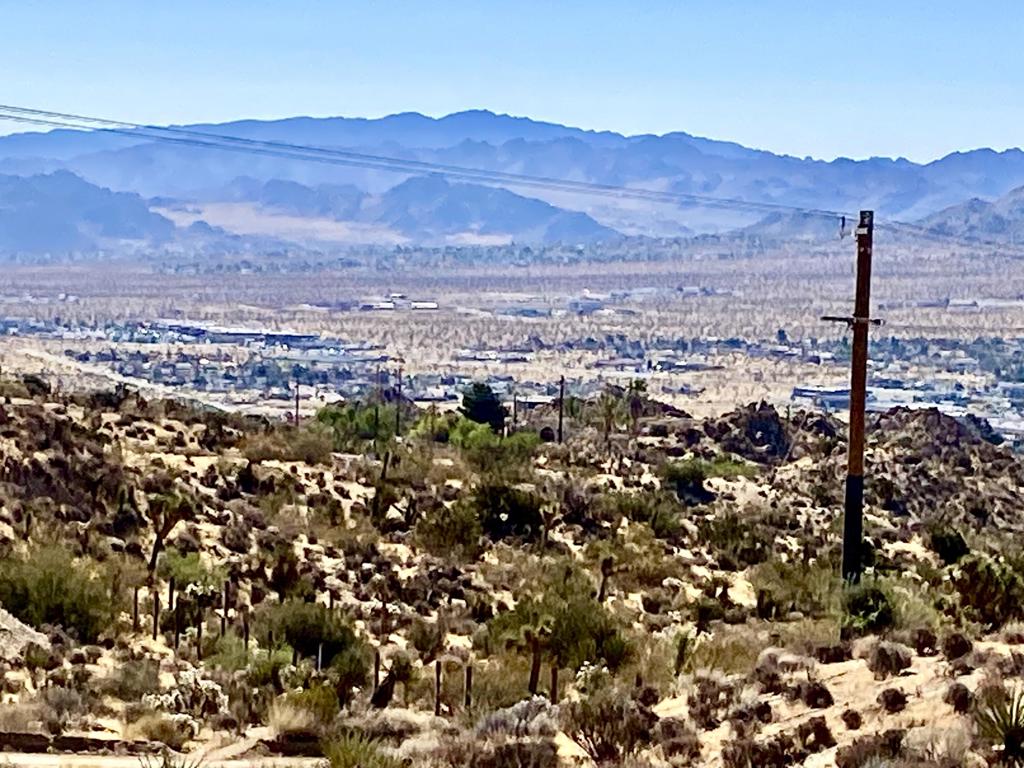 https://media.crmls.org/mediaz/f41035a7-2d0f-4a44-93fa-fc3f61f84635.jpg?preset=X-Large