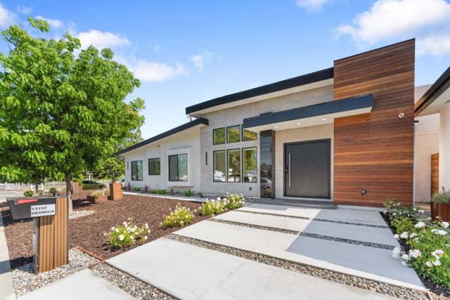 13197 Berwick Street, Saratoga CA: https://media.crmls.org/mediaz/f4104607-dfc3-4882-8551-5de94ef89bec.jpg