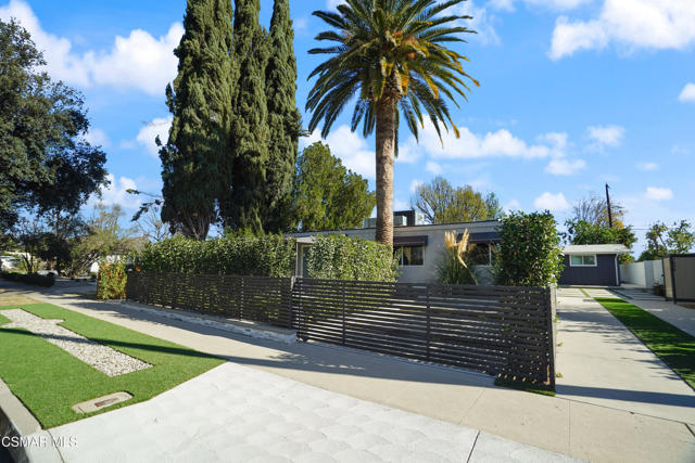 7804 Kentland Avenue, West Hills CA: https://media.crmls.org/mediaz/f4104ce2-ce54-4ec9-b910-44279b759338.jpg