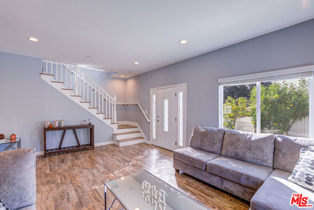 23177 Schumann Road photo 3