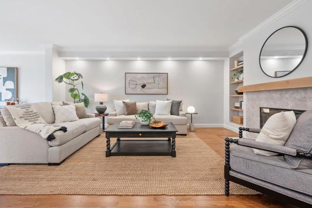 107 Knockash, San Francisco CA: https://media.crmls.org/mediaz/f410efe5-88a7-42ee-bae8-6cc816aa9c5e.jpg