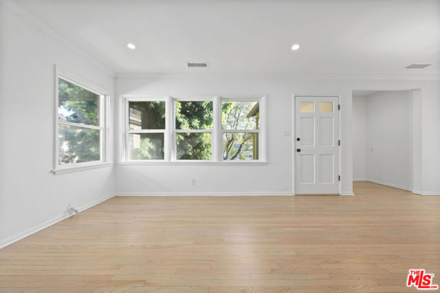 11347 CASHMERE Street, Los Angeles CA: https://media.crmls.org/mediaz/f41290a1-81c0-4eeb-92db-34580bb91974.jpg