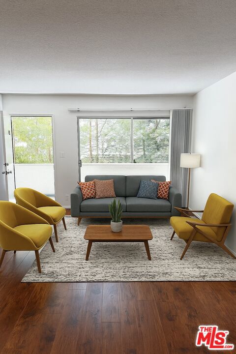 1138 11th Street, Santa Monica CA: https://media.crmls.org/mediaz/f412b90a-358f-42a1-903b-99322798214f.jpg