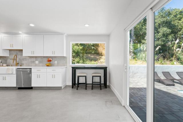 532 Moonrise Lane, Aptos CA: https://media.crmls.org/mediaz/f412e1bb-75c1-48b9-8f70-2f125f92ce58.jpg