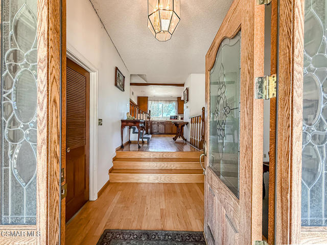 136 Erten Street, Thousand Oaks CA: https://media.crmls.org/mediaz/f414bc93-f6a9-4739-b614-025a6d6f6e8f.jpg