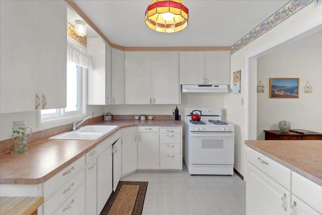 728 Spruce Avenue, Pacific Grove CA: https://media.crmls.org/mediaz/f416775c-e674-4785-af33-215f171a4065.jpg