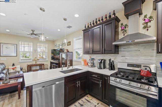 736 N P St, Livermore CA: https://media.crmls.org/mediaz/f416fd9b-33f4-4e01-b87e-c78487288663.jpg
