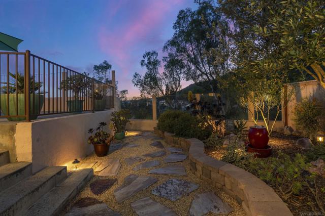 6968 Talisman Ct, San Diego CA: https://media.crmls.org/mediaz/f41702b4-55de-43fd-a4bb-7495f1389e27.jpg
