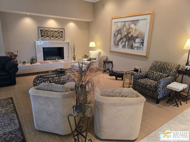 1445 Via Isla, Palm Springs CA: https://media.crmls.org/mediaz/f4186d17-2f3e-4070-abbb-998d2185e4f0.jpg