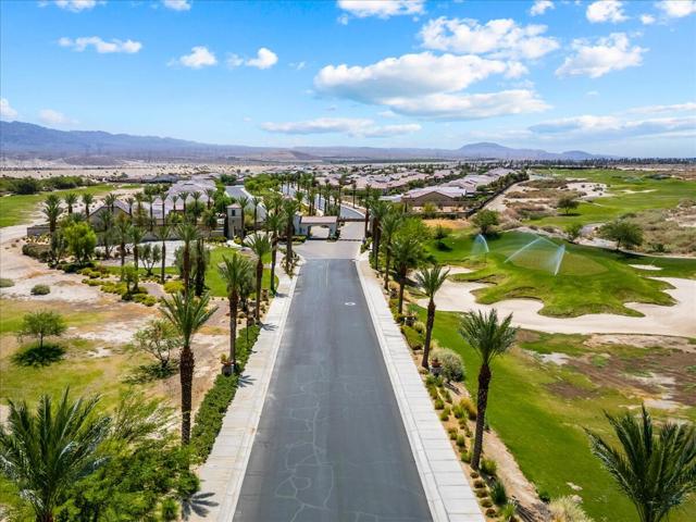 42940 Ascona Lane, Indio CA: https://media.crmls.org/mediaz/f4189178-4054-4aa2-9588-9c0f226f6471.jpg