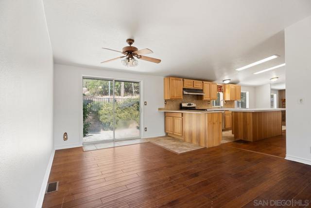 3511 Lakeview Dr, Julian CA: https://media.crmls.org/mediaz/f418fa22-8f60-4837-b50f-e325959cea5a.jpg
