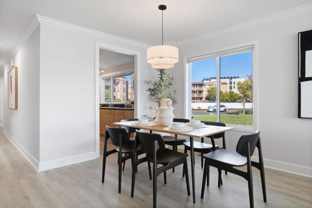 464 Fathom Drive, San Mateo CA: https://media.crmls.org/mediaz/f4190f02-ef7e-46fc-9542-421fde598e36.jpg