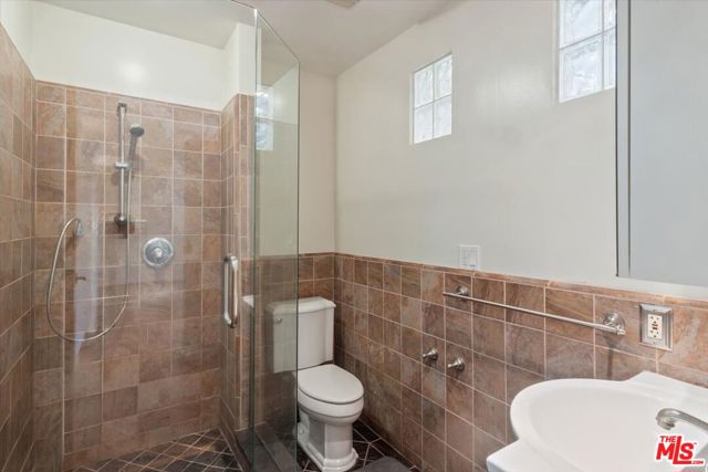 4385 Camellia Avenue, Studio City CA: https://media.crmls.org/mediaz/f4193a89-8c67-49a4-bbea-895d5dfdb58a.jpg