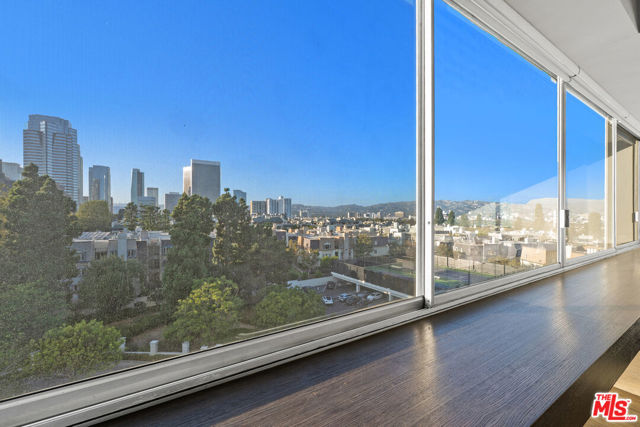 2220 Avenue Of The Stars, Los Angeles CA: https://media.crmls.org/mediaz/f4193f44-0c3f-4501-98bc-461c87429674.jpg