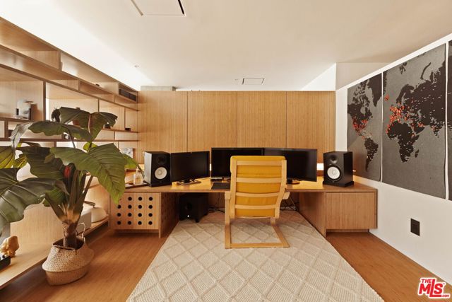 1155 S Grand Avenue, Los Angeles CA: https://media.crmls.org/mediaz/f41969d3-4019-4033-9e4d-426e2fe7a83c.jpg