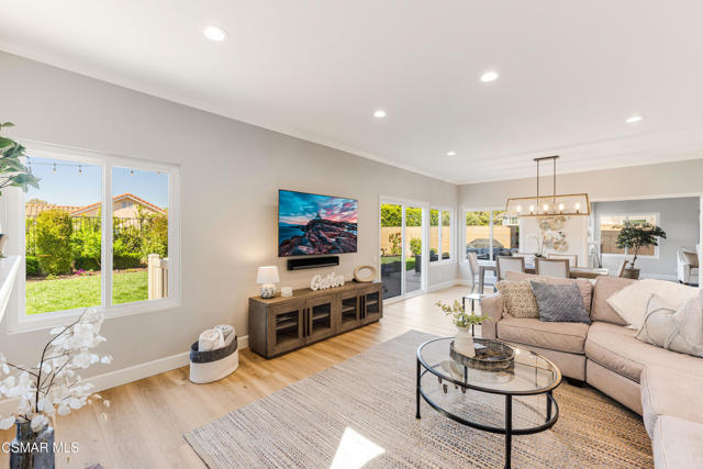 12147 Alder Grove Street, Moorpark CA: https://media.crmls.org/mediaz/f419cd97-7f02-4bac-b304-a780ef6ece45.jpg