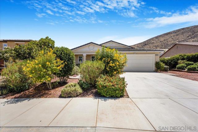 33129 Big Range Dr, Winchester CA: https://media.crmls.org/mediaz/f41a2945-38db-4dd2-88da-d83af59bdda0.jpg