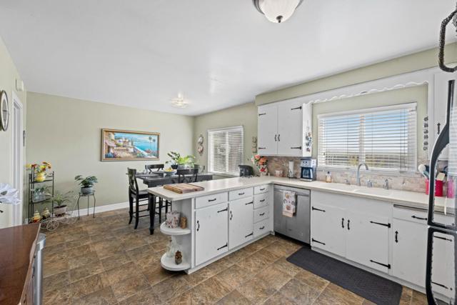4211 Bolsa Road, Hollister CA: https://media.crmls.org/mediaz/f41aa246-cf08-4a77-b1a6-11b24155ba41.jpg