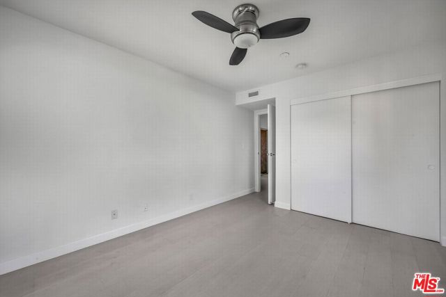 466 S Venice Boulevard, Venice CA: https://media.crmls.org/mediaz/f41ac155-9fc0-461c-a0ac-9a9b439657f4.jpg