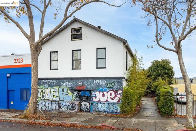 2331 San Pablo Ave, Berkeley CA: https://media.crmls.org/mediaz/f41b0043-6508-4ef4-80f6-ebd6673e886a.jpg