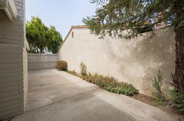 1076 Sherman Drive, Salinas CA: https://media.crmls.org/mediaz/f41b81b7-9300-4e9a-878c-6c19731f5e54.jpg