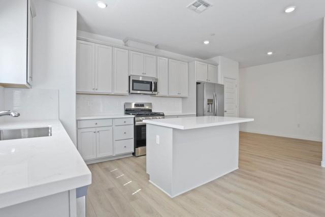 7200 Robins Cove Drive, Stockton CA: https://media.crmls.org/mediaz/f41bc5d9-3f36-4df5-be7f-7530e8d88a57.jpg