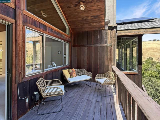 130 Hillcroft Way, Walnut Creek CA: https://media.crmls.org/mediaz/f41d0e10-ce4b-4759-9af9-ba60fa9185c4.jpg