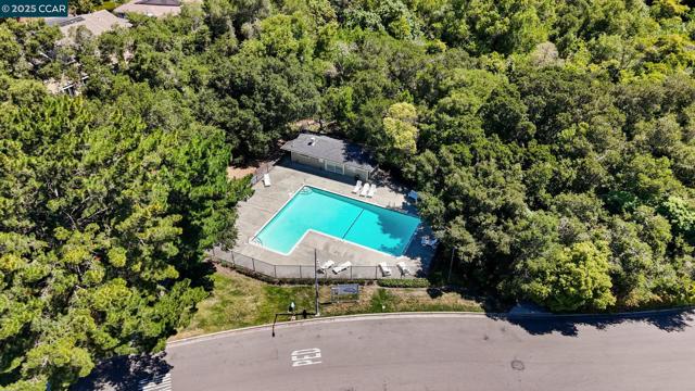 2749 Fountainhead Dr, San Ramon CA: https://media.crmls.org/mediaz/f41d58d8-d877-4f4b-a9bb-42a0979b84ee.jpg