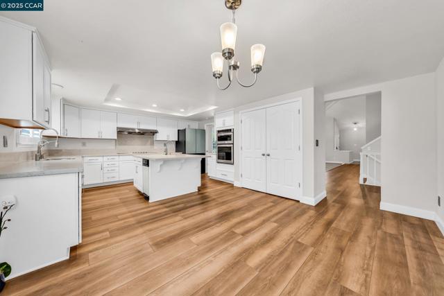 4020 Westminster Pl, Danville CA: https://media.crmls.org/mediaz/f41dd72c-773e-4071-8646-49d21d29e00f.jpg
