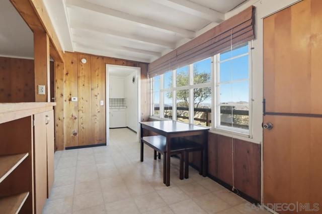 602 Starbright Ln, Alpine CA: https://media.crmls.org/mediaz/f41e1dae-e17d-4441-92ab-b8b2c61939fc.jpg