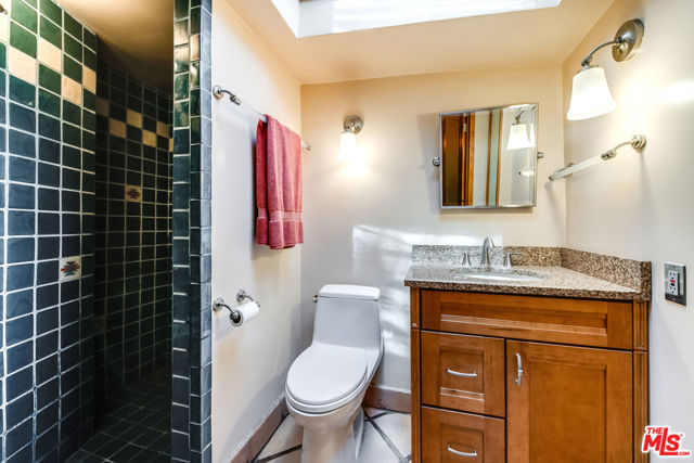 454 E Rustic Road, Santa Monica CA: https://media.crmls.org/mediaz/f41eaa67-ad42-4254-ab34-6bcc81046fd6.jpg