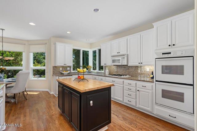 1706 Abbotsbury Street, Westlake Village CA: https://media.crmls.org/mediaz/f41ed465-9104-4c95-a9c5-2bb3baa234c2.jpg