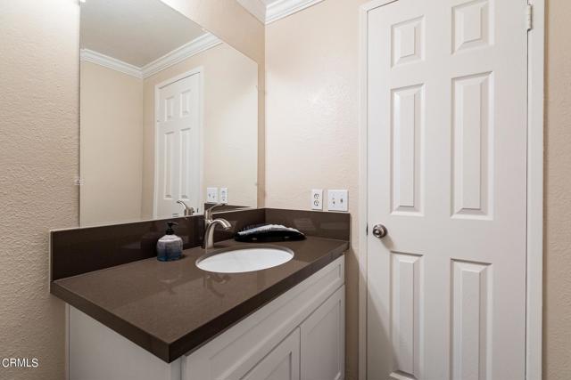 Detail Gallery Image 15 of 35 For 490 N Laurel Valley Dr, Azusa,  CA 91702 - 3 Beds | 2/1 Baths