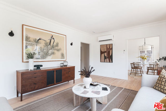515 1/2 Rose Avenue, Venice CA: https://media.crmls.org/mediaz/f4201da8-d1ef-41e6-ad29-7f0e473a6465.jpg