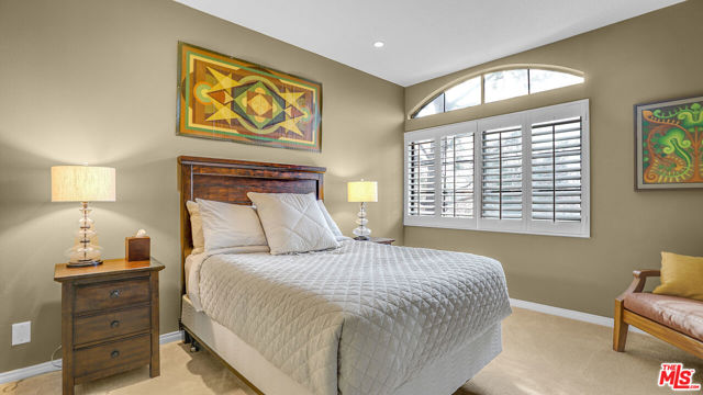 200 N Swall Drive, Beverly Hills CA: https://media.crmls.org/mediaz/f4211c32-6d7d-46a8-92ab-0419f8d29342.jpg